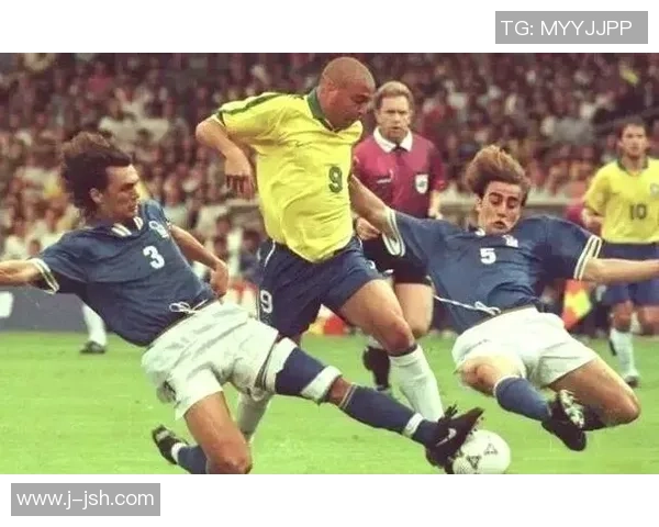 巅峰肥罗绿茵赛场风云传奇重温绝代球星的速度与激情