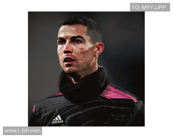 足球明星帅气男头像，展现运动与魅力的完美结合，演绎激情与自信的风采